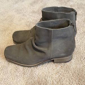 Seychelles Weekender Slouchy Gray Booties 8.5